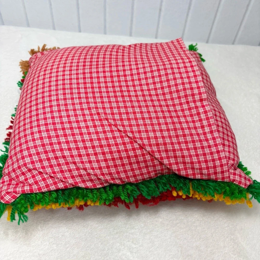 Caron International Vintage‎ Christmas Jingle Bear Latch Hook Pillow